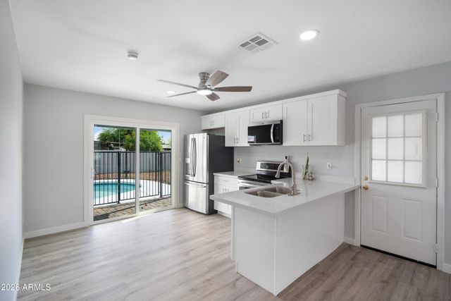 3047 W GREENWAY Road, Phoenix, AZ 85053