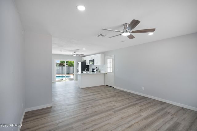 3047 W GREENWAY Road, Phoenix, AZ 85053