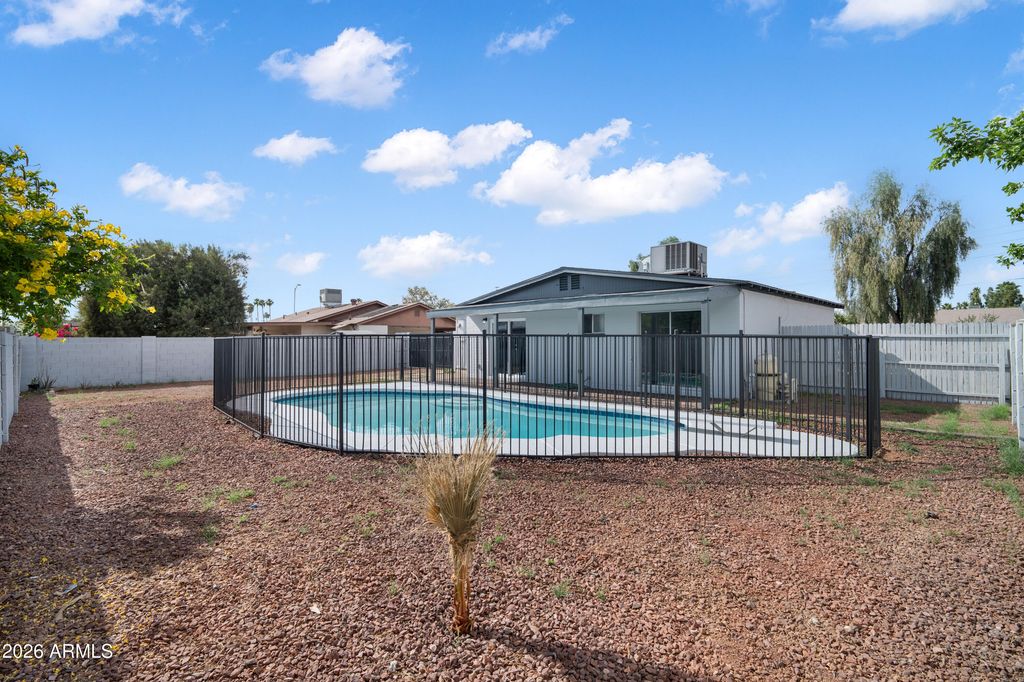3047 W GREENWAY Road, Phoenix, AZ 85053