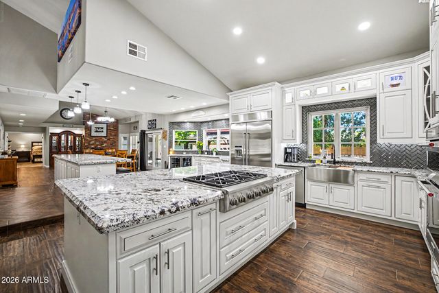 19460 E SONOQUI Boulevard, Queen Creek, AZ 85142