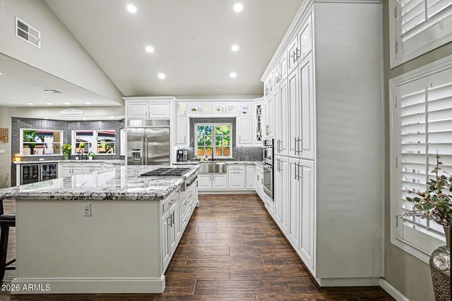 19460 E SONOQUI Boulevard, Queen Creek, AZ 85142