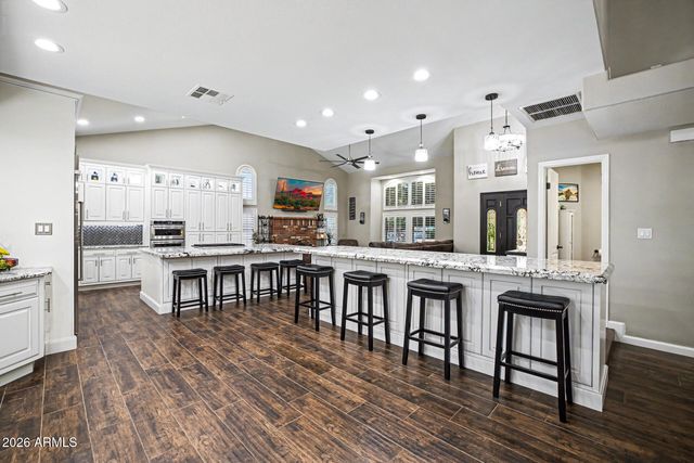 19460 E SONOQUI Boulevard, Queen Creek, AZ 85142