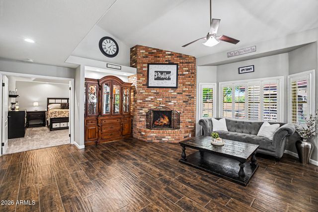 19460 E SONOQUI Boulevard, Queen Creek, AZ 85142