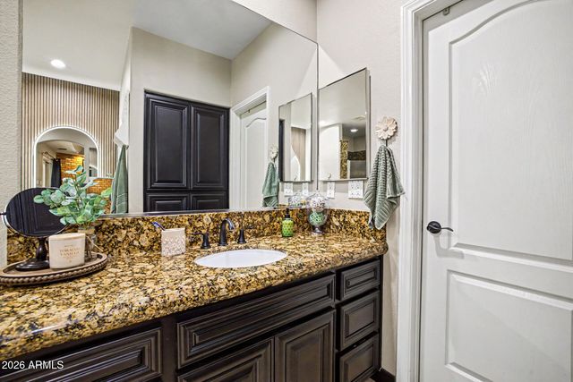 19460 E SONOQUI Boulevard, Queen Creek, AZ 85142