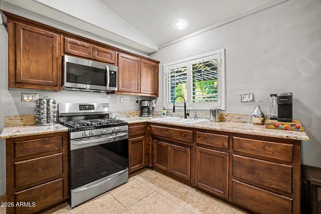 19460 E SONOQUI Boulevard, Queen Creek, AZ 85142