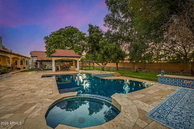 19460 E SONOQUI Boulevard, Queen Creek, AZ 85142