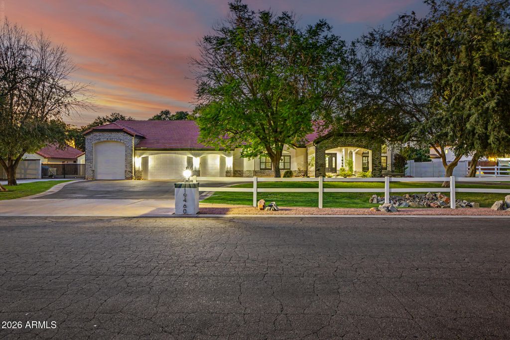 19460 E SONOQUI Boulevard, Queen Creek, AZ 85142