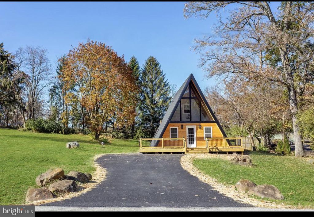 231 LAKE MEADE DR, East Berlin, PA 17316