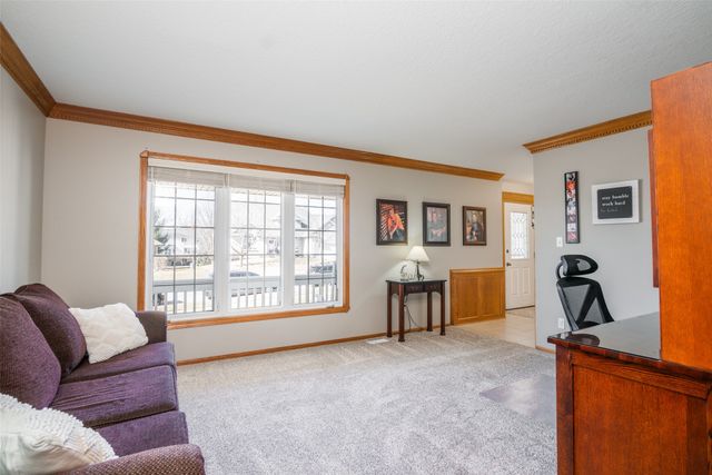 4850 Augusta Lane, Pleasant Hill, IA 50327