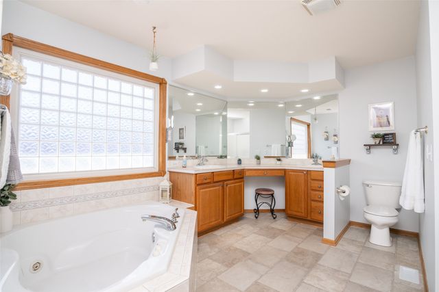 4850 Augusta Lane, Pleasant Hill, IA 50327