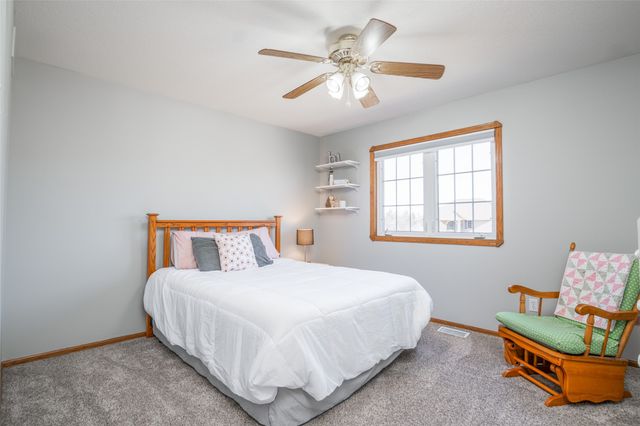 4850 Augusta Lane, Pleasant Hill, IA 50327