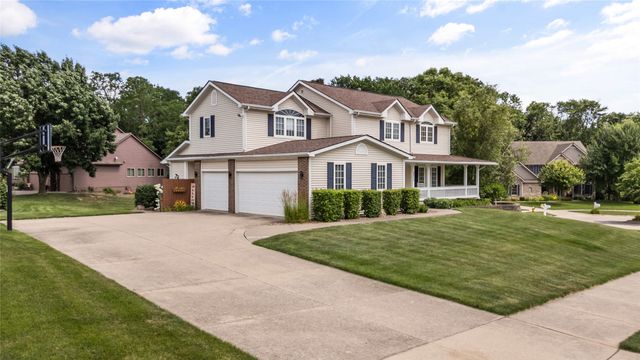 4850 Augusta Lane, Pleasant Hill, IA 50327