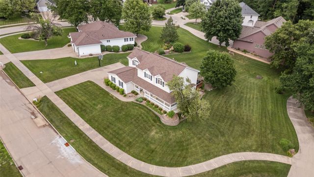 4850 Augusta Lane, Pleasant Hill, IA 50327