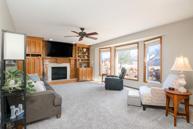 4850 Augusta Lane, Pleasant Hill, IA 50327