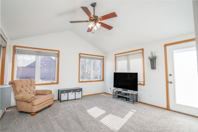 4850 Augusta Lane, Pleasant Hill, IA 50327