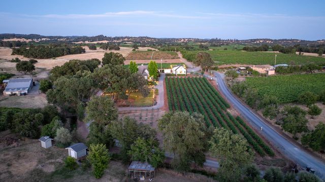 10786 Shenandoah Rd, Plymouth, CA 95669