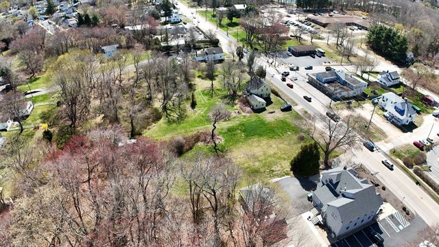 213 Boston Post Road, Waterford, CT 06385