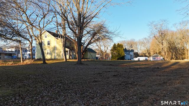 213 Boston Post Road, Waterford, CT 06385