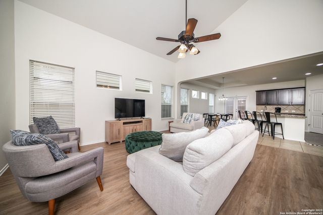 120 JOLIE CIR, Boerne, TX 78015