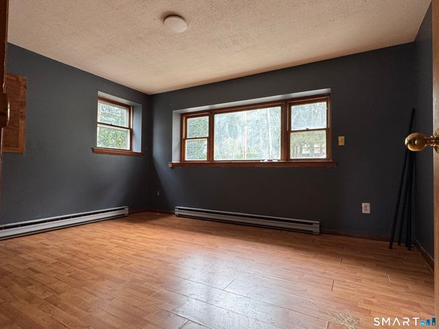 158 River Road, Shelton, CT 06484