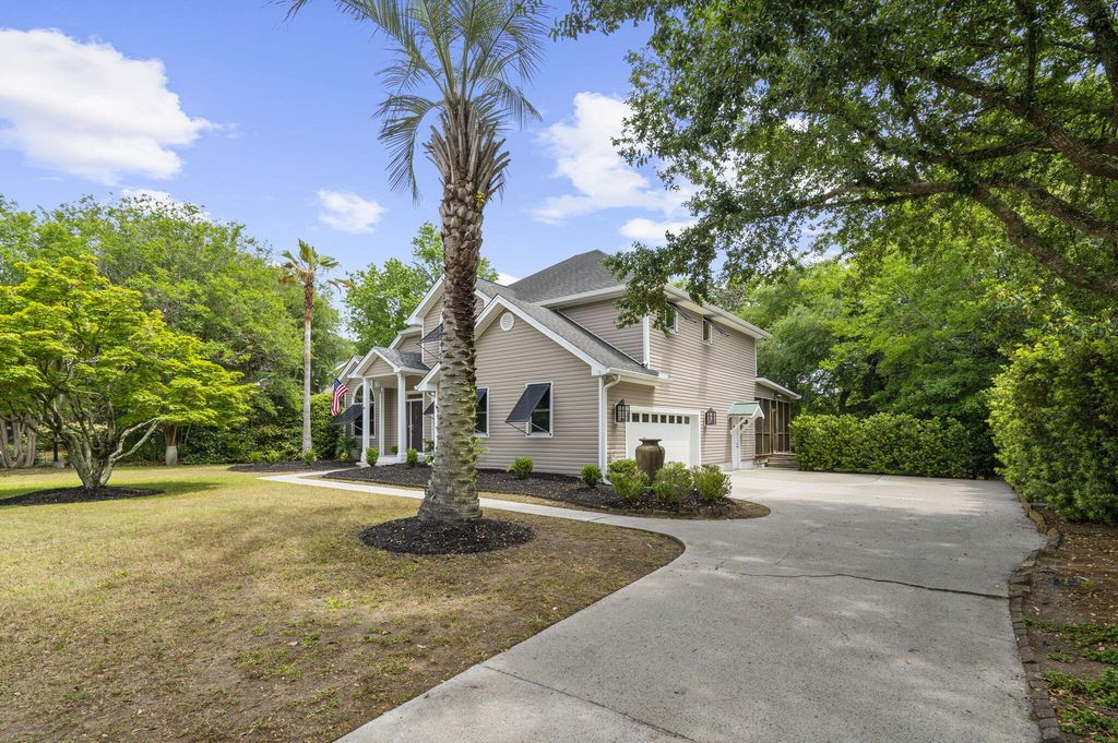 Image 2 of property listing at 516 Rice Planters Drive, Mount Pleasant, SC 29464