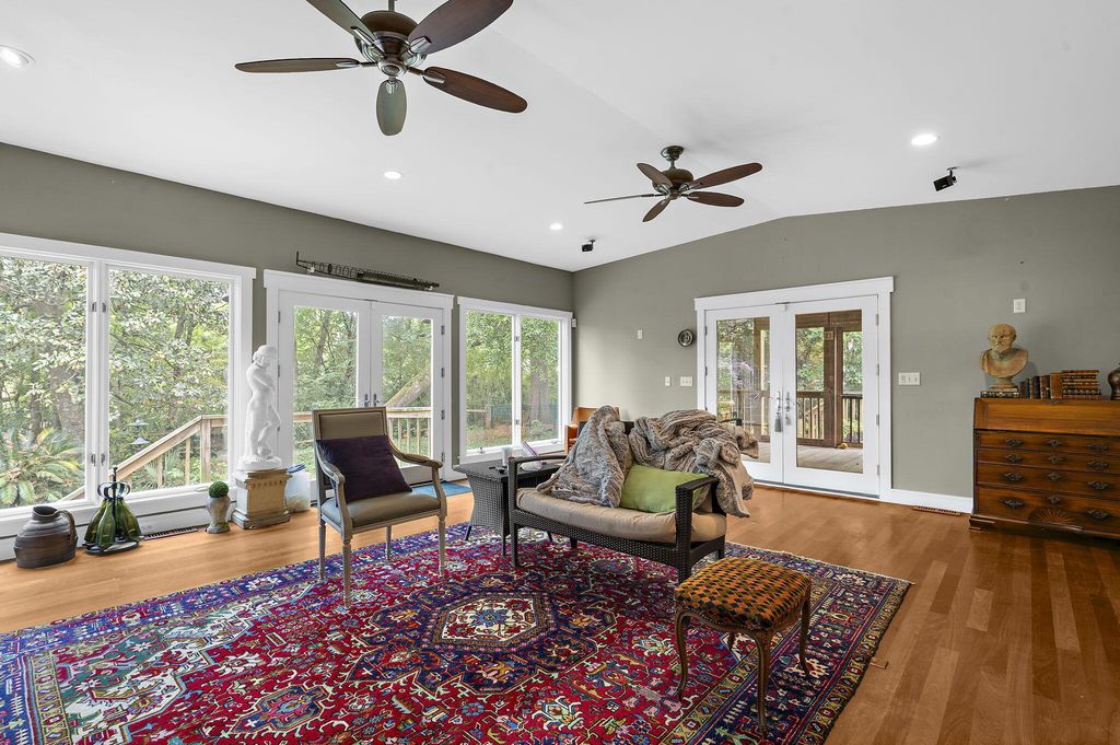 Image 20 of property listing at 516 Rice Planters Drive, Mount Pleasant, SC 29464