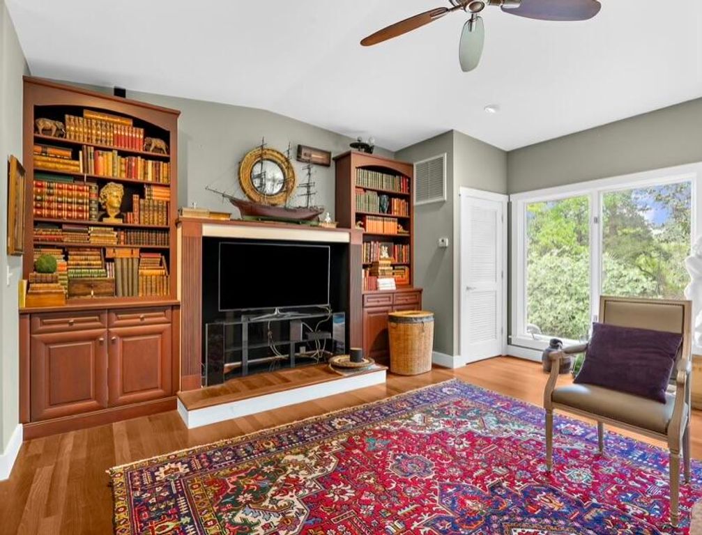 Image 21 of property listing at 516 Rice Planters Drive, Mount Pleasant, SC 29464