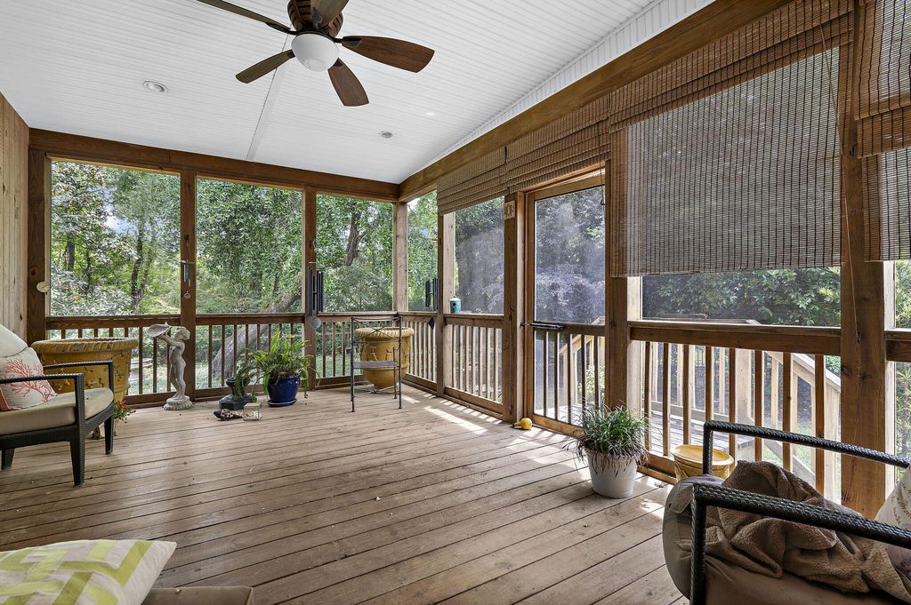 Image 31 of property listing at 516 Rice Planters Drive, Mount Pleasant, SC 29464