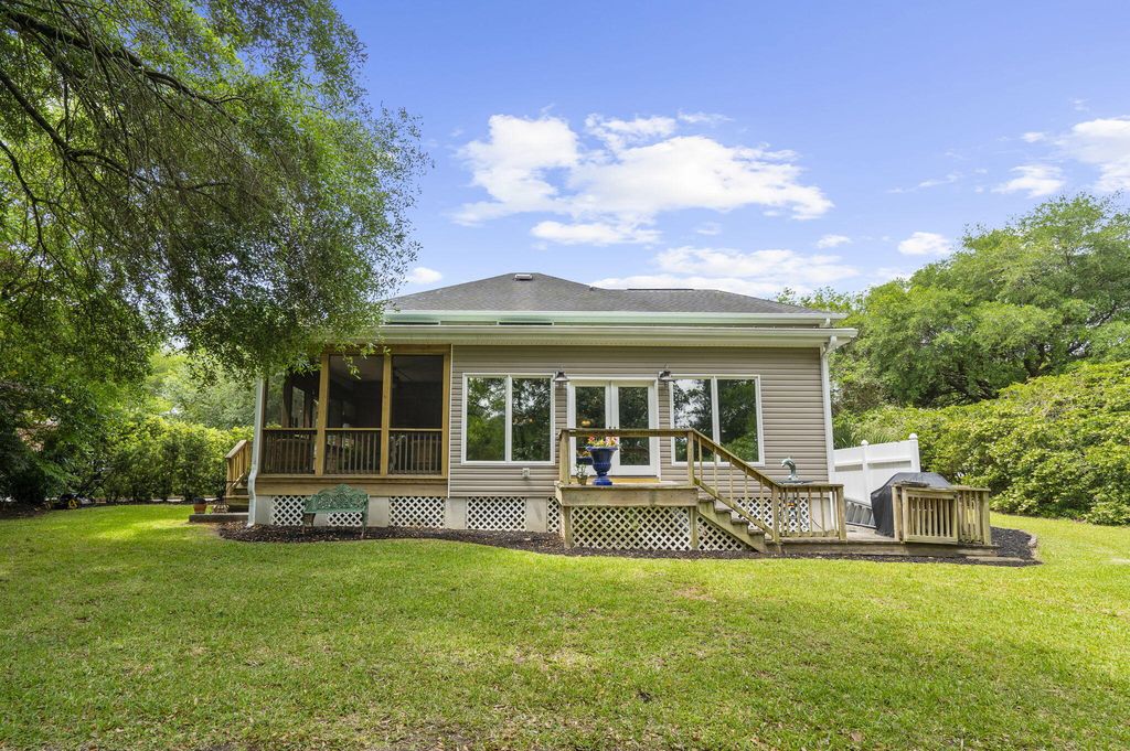 Image 34 of property listing at 516 Rice Planters Drive, Mount Pleasant, SC 29464