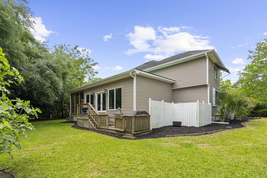 Image 35 of property listing at 516 Rice Planters Drive, Mount Pleasant, SC 29464