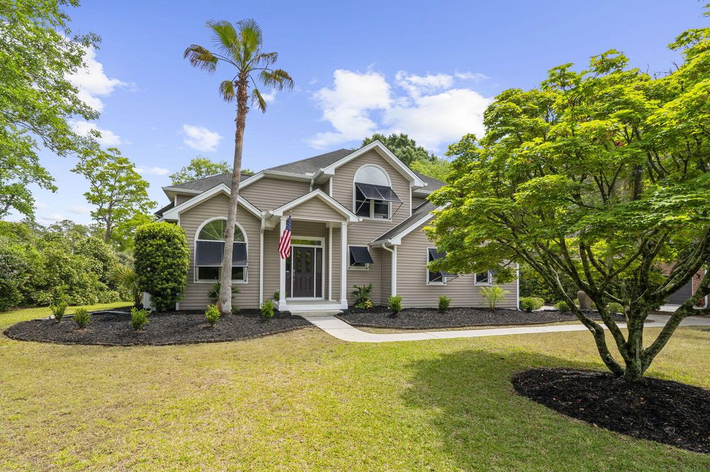 Image 4 of property listing at 516 Rice Planters Drive, Mount Pleasant, SC 29464