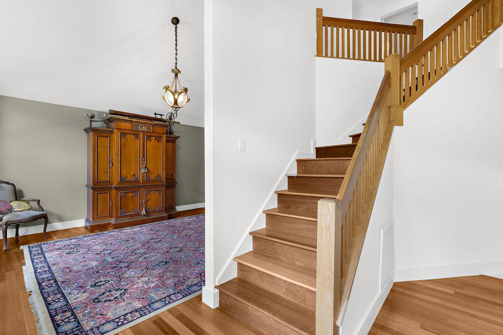 Image 7 of property listing at 516 Rice Planters Drive, Mount Pleasant, SC 29464