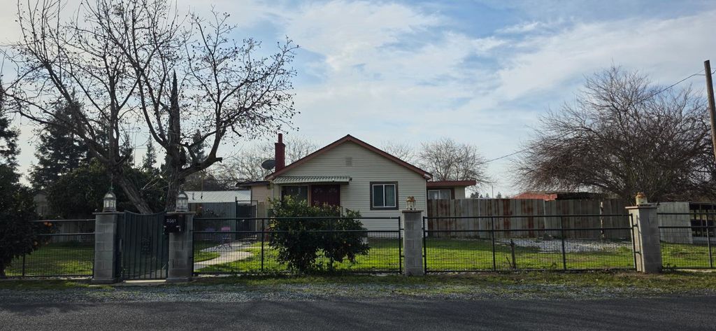 2561 Michigan Ave, Modesto, CA 95358