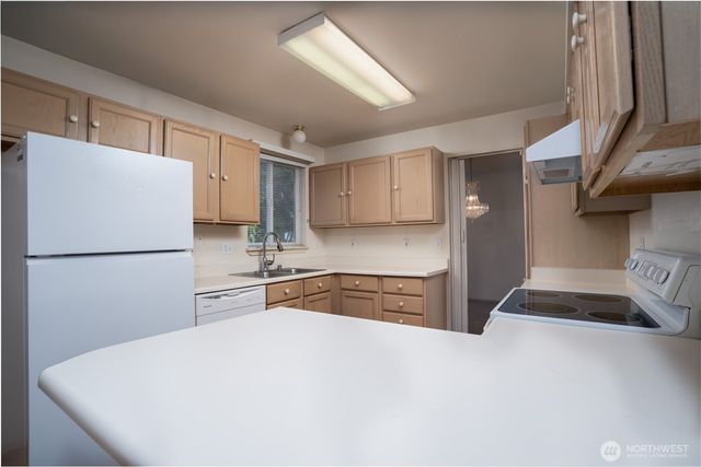 5209 79th Street SW, Lakewood, WA 98499