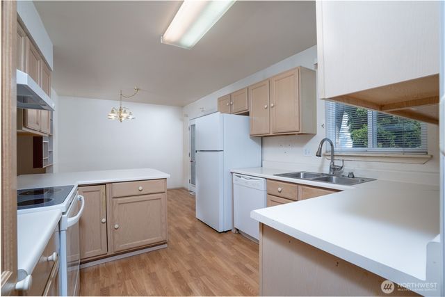5209 79th Street SW, Lakewood, WA 98499