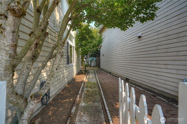 5209 79th Street SW, Lakewood, WA 98499