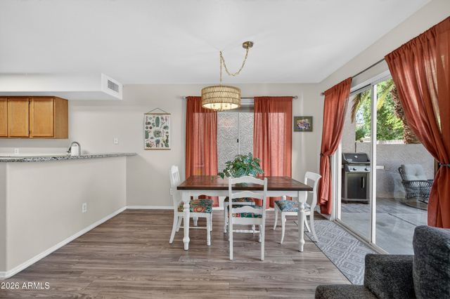 437 S SUNRISE Drive, Gilbert, AZ 85233