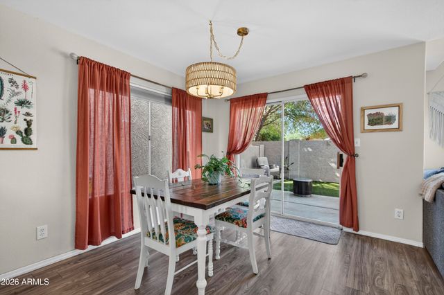 437 S SUNRISE Drive, Gilbert, AZ 85233