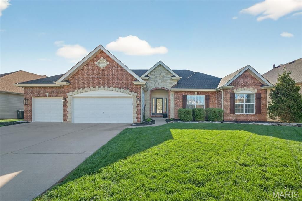 220 Andrea Lynne Dr. Drive, Wentzville, MO 63385