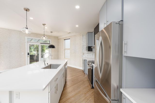 113 E Mithoff Street, Columbus, OH 43206
