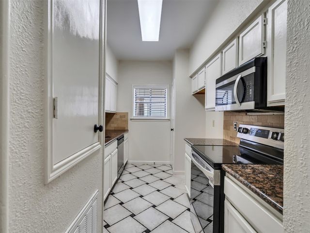 4001 Tanglewilde Street 605, Houston, TX 77063