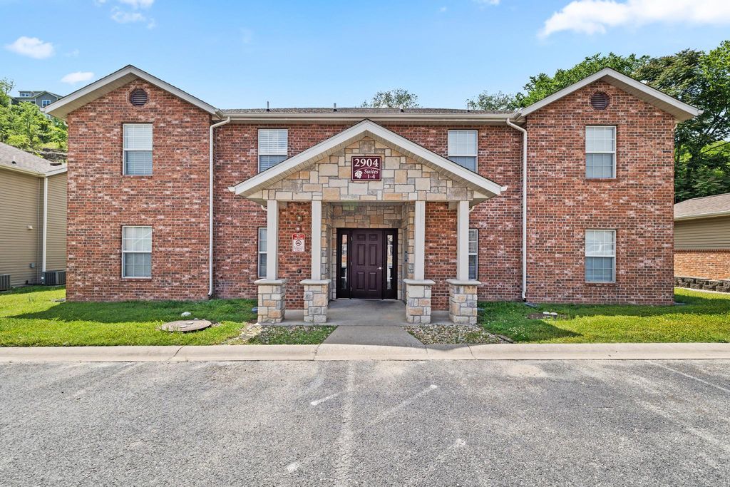2904 Vineyards Parkway 1, Branson, MO 65616