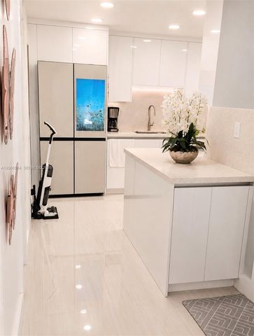 6901 Cypress Road B17, Plantation, FL 33317