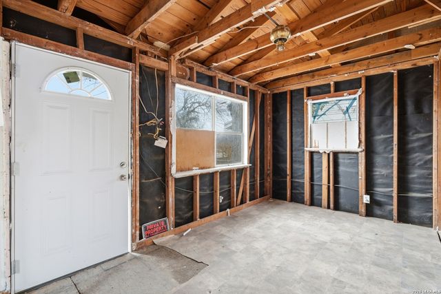 114 Zerm Rd, San Antonio, TX 78214