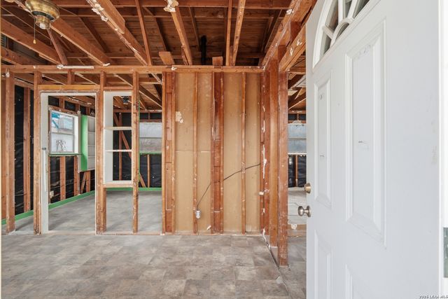 114 Zerm Rd, San Antonio, TX 78214