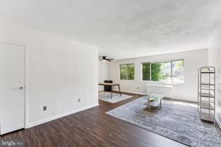 3701 5th St S Apt 212, Arlington, VA 22204