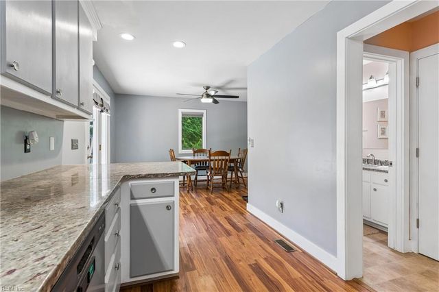 7322 Wellford LN, Gloucester, VA 23061