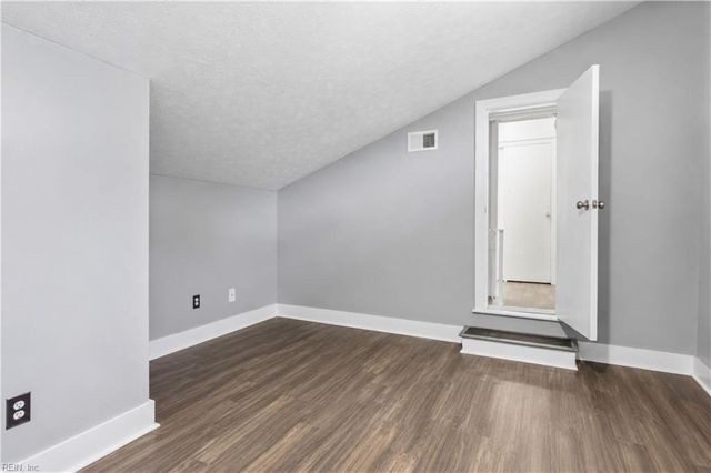 7322 Wellford LN, Gloucester, VA 23061