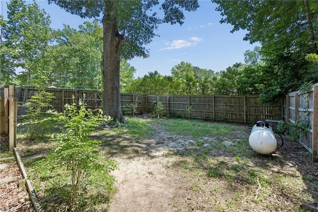 7322 Wellford LN, Gloucester, VA 23061