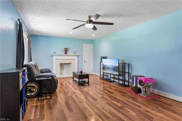 7322 Wellford LN, Gloucester, VA 23061